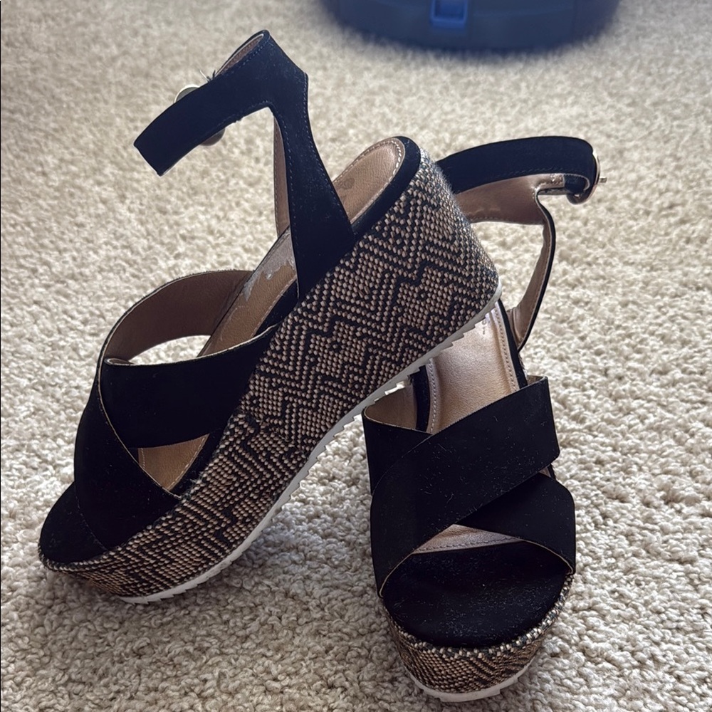 Report Black and Tan Wedge Sandals with Crisscross Straps